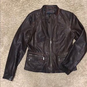 Lightweight super cute brown jacket.